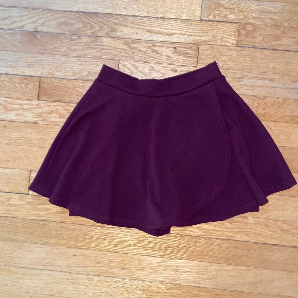 NWT Windsor Maroon Skort